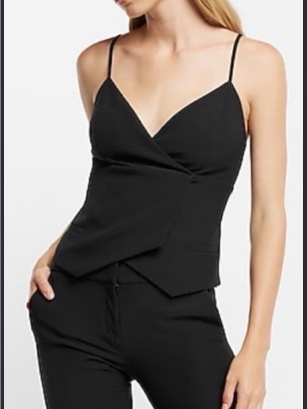 NWT EXPRESS STRUCTURED V-NECK WRAP SIDE BUTTON CAMI BLACK